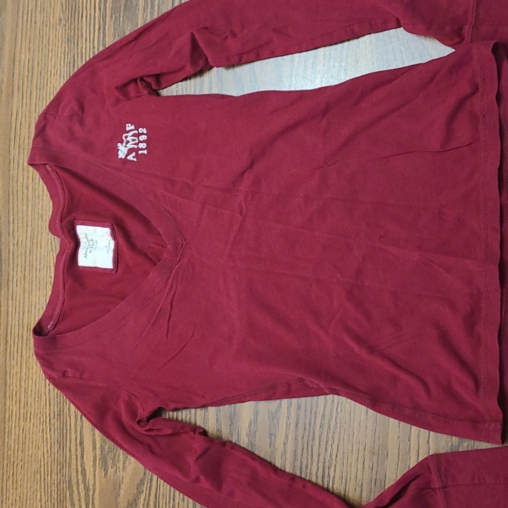 ABERCROMBIE & FITCH LONG SLEEVE TEE